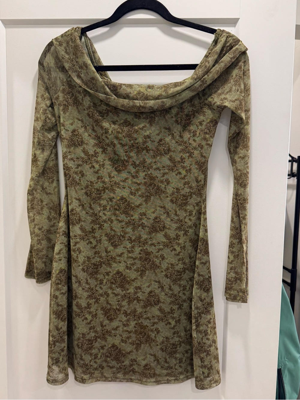 NWOT Urban outfitters off shoulder long sleeve dress